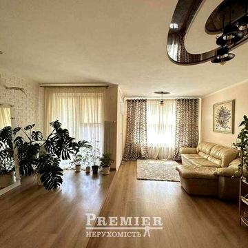 Дом в городе. ул. Леонтовича. парк Шевченко