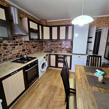 Центр міста!2 парки поруч!Програми-так!Балкон!БЕЗ КОМІСІЇ!