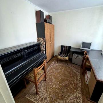 Здається 4-кімнатна квартира,на 98 кварталі