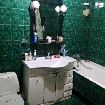 Сдам дом Малиновского 4к + кухня студия ,12 соток, гараж,Дом мебели