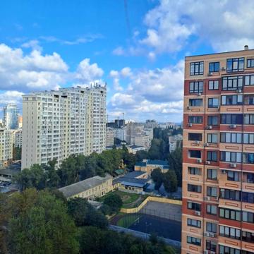 Добровольців вул. (Маршала Говорова), 8-Б