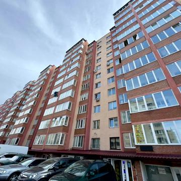Богдана-Ігора Антонича вул., 5