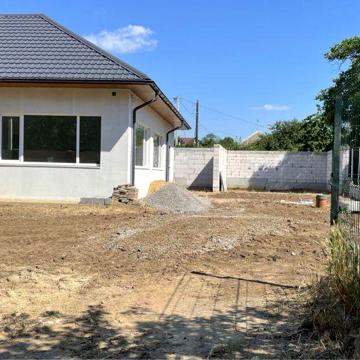 РОЗСТРОЧКА Будинок провулок Парусний 4а СОЛЯНІ