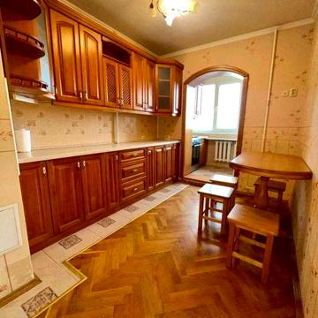 Здається простора 3-кімнатна квартира район Північного