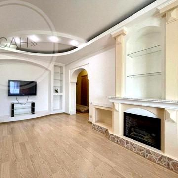 Продаж 3-х кімнатна квартира в центрі міста + підвал
