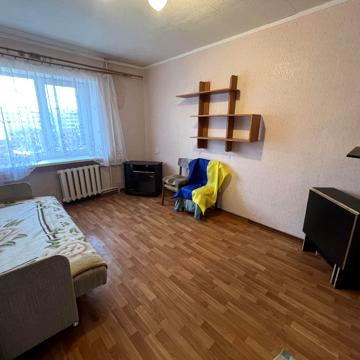 Золочівська вул., 12
