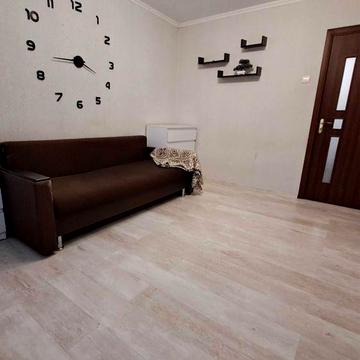 Продам 2 кімнатну квартиру пр Правди  вул Калинова