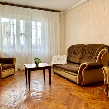 Леоніда Бикова бульв., 5