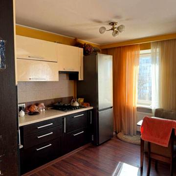 Продам 3х комнатную квартиру студию
