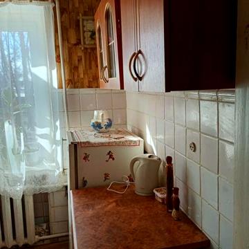 Центр міста. Конотоп. Продається 2 кімнатна квартира.