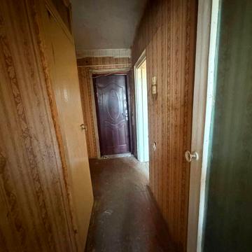 Продам 1 кімнатну квартиру під ремонт.