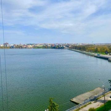 Квартири з неймовірним виглядом на озеро та ліс на Дружбі