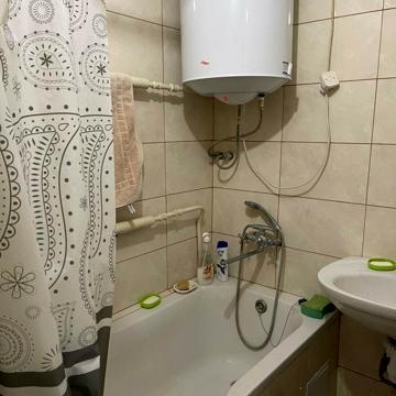 Володимирська вул., 105