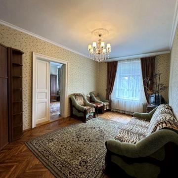 Світла та затишна 2-кімнатна квартира, центр, ідеальне розташування