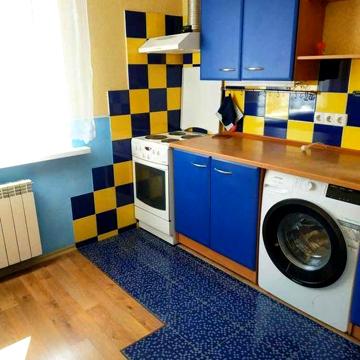 Здам 2кв. біля метро Харківська по пр-ту Бажана 32