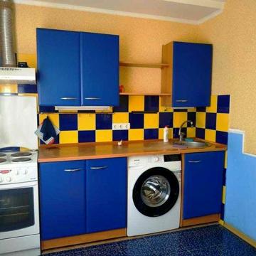 Здам 2кв. біля метро Харківська по пр-ту Бажана 32