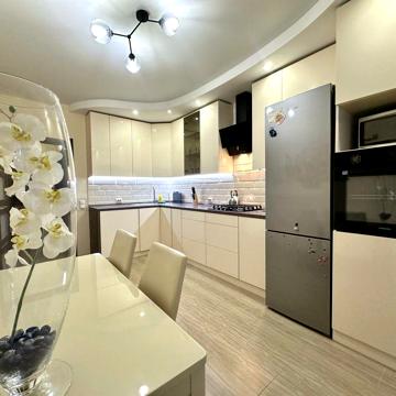 Сучасна 1 кімн кв-ра в Новому будинку Незалежності 15 Масани АВТОНОМКА