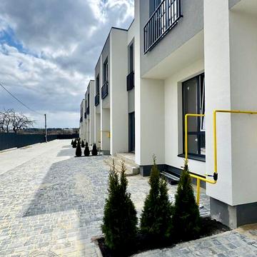 Продаж 2к Дім Паркова вулиця