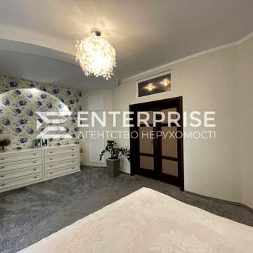 Продаж 2 кімнатної квартири, с.Чайки, метро Житомирська