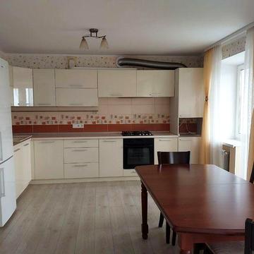 Продається 2 ярусна квартира з ремонтом в чудовому районі