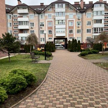 Буча. Велика 3 кімнатна в обжитому будинку. 2% оформлення.