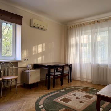 Лесі Українки бульв., 16