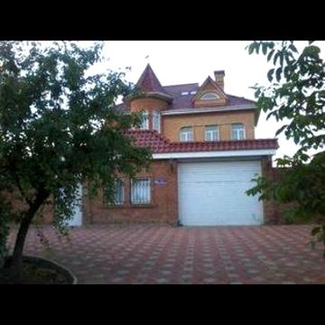Продам 2 отдельних дома 3этаж +Гостевой дом +л