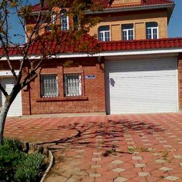 Продам 2 отдельних дома 3этаж +Гостевой дом +л