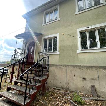 Продаж будинку с Троянів
