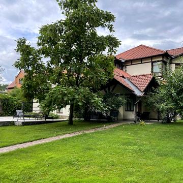 Аренда загородного дома-400 метров. Лесники. Ходосовка. Бассейн