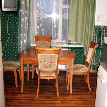4-кімнатна квартира в центрі. Простора, тепла, автономне опалення.