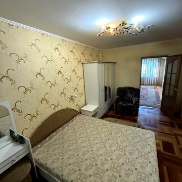 Запорізька вул., 4