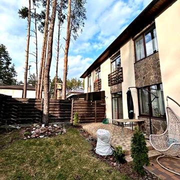 В продажу затишний дуплекс в котеджному містечку. Гостомель