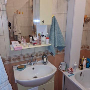 Квартира на пятому поверсі 8 поверхового будинкуу