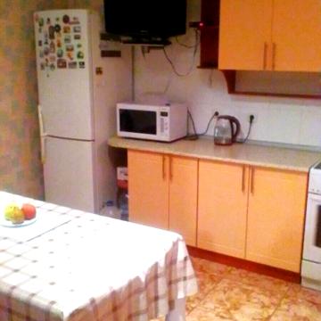 Миколи Бажана просп., 10
