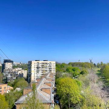 Бастіонна вул., 15