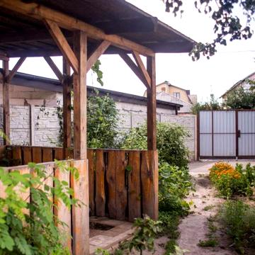 Мітингова вул., 38