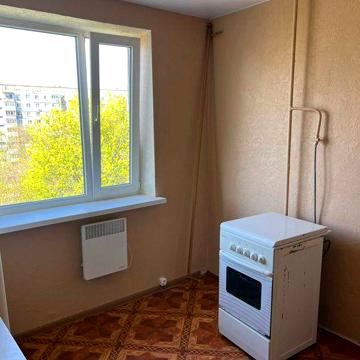 Здам двокімнатну квартиру по вул. Г. України , 12