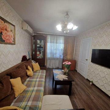 Героїв Крут вул. (Валентини Терешкової), 35