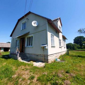 Цегляний будинок у селі Дубравка, Львівська обл.