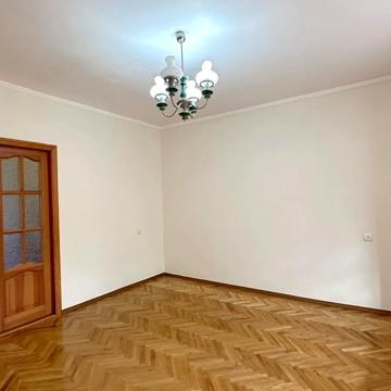 Василя Тютюнника вул. (Анрі Барбюса), 5б