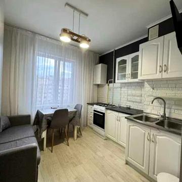 Продам 1 ком квартиру на Алексеевке. Людвига Свободы пр-т,  дом 31.