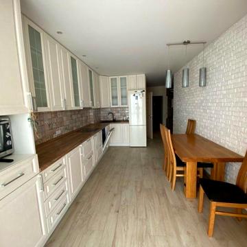 Продажа 2к. 77 кв м. ЖК Оберіг. Хозяйка. ЖК Оберіг