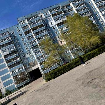 СРОЧНО!!!ПРОДАМ 2- Х комнатную квартиру на 4 - м мкрне .ЛЕВЫЙ БЕРЕГ