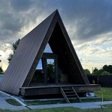 Будинок для відпочинку A-frame (дача)