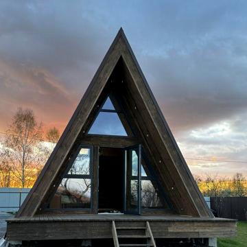 Будинок для відпочинку A-frame (дача)