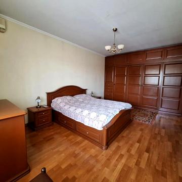 Первозванівська вул. (Короленка), 21