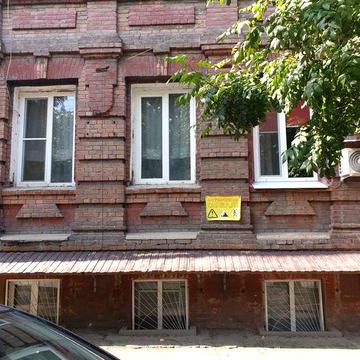 Продам две комнаты в коммунальной квартире возле м.Южный вокзал