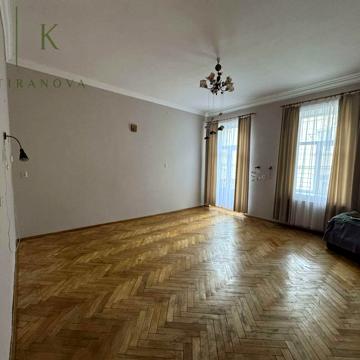 Крупярська вул., 7