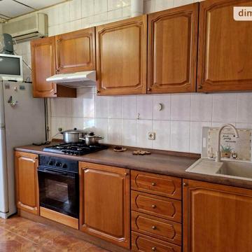 Продаж 3к Квартира Привокзальна вулиця